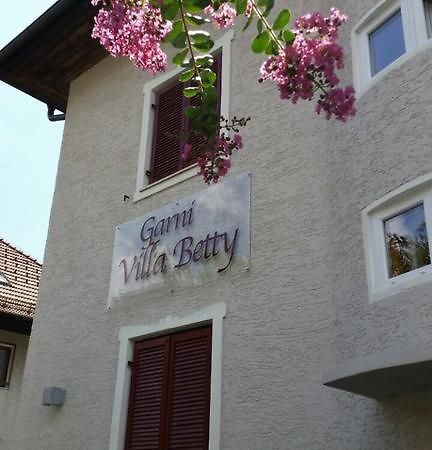 Garni Villa Betty Meran Buitenkant foto